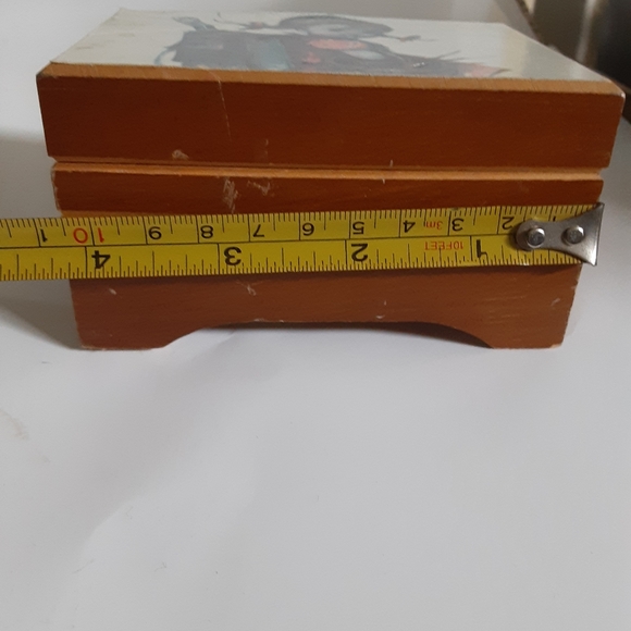 Vtg Thorens small wood music  box - Picture 9 of 11